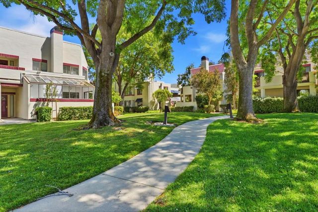 548 Shorebird Circle 3203, Redwood City, CA 94065