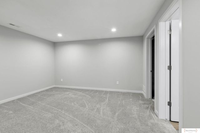 910 Titan Drive, Hickman, NE 68372