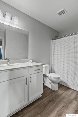910 Titan Drive, Hickman, NE 68372