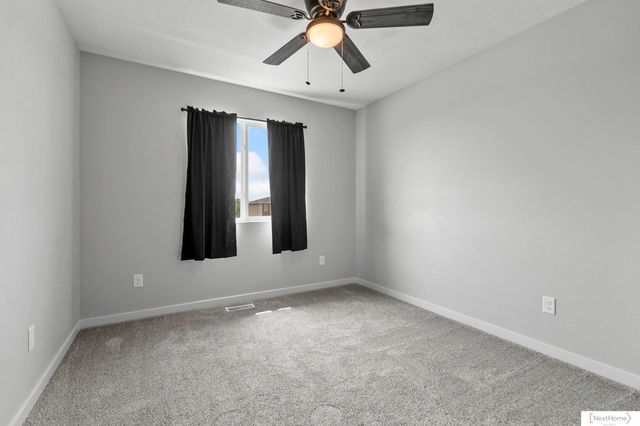 910 Titan Drive, Hickman, NE 68372
