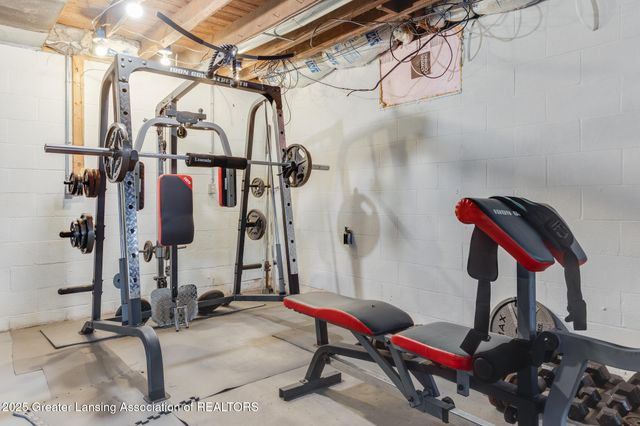 7561 Clark Road, Bath, MI 48808