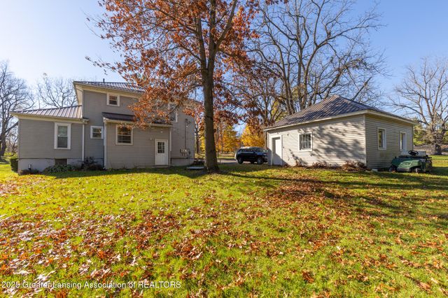 7561 Clark Road, Bath, MI 48808