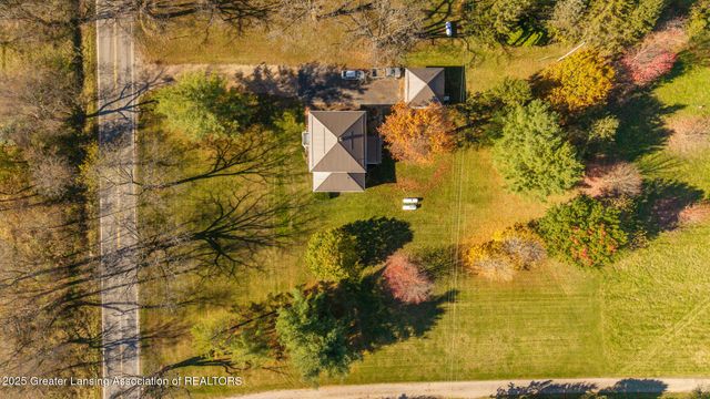 7561 Clark Road, Bath, MI 48808