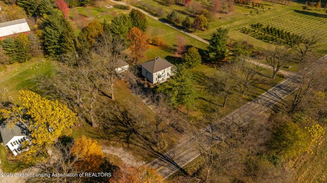 7561 Clark Road, Bath, MI 48808