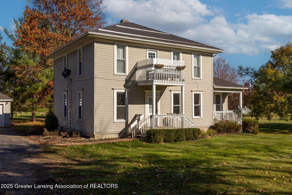 7561 Clark Road, Bath, MI 48808