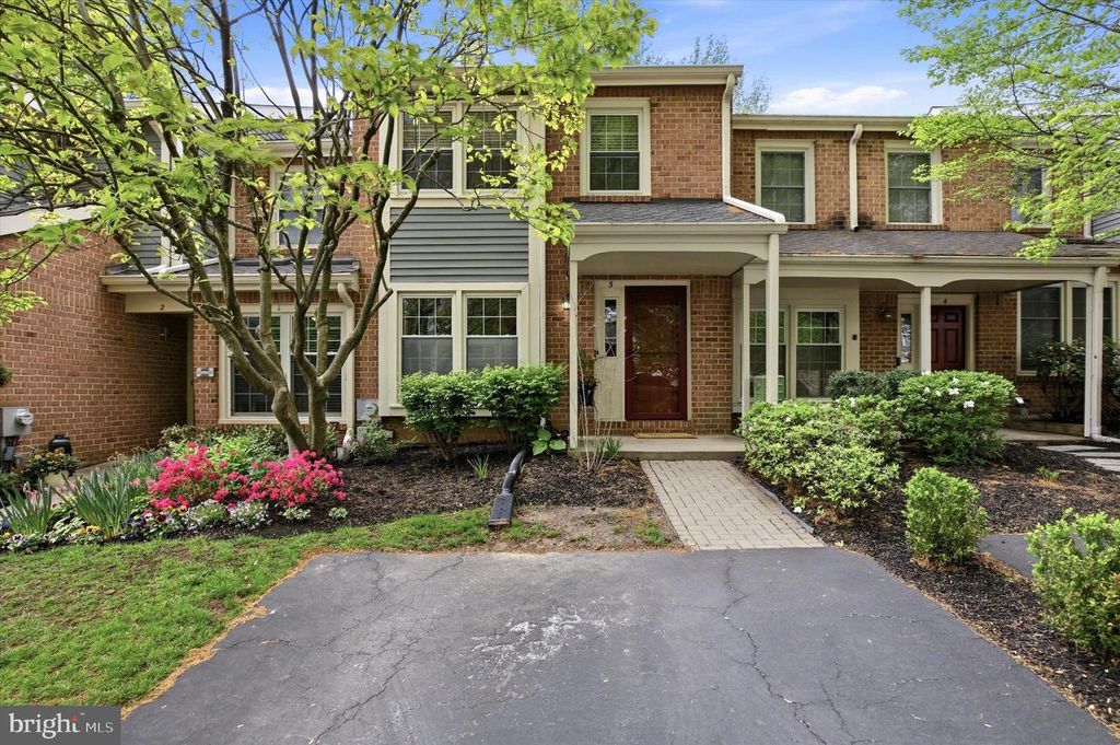 3 WINDSOR CIR, Chesterbrook, PA 19087