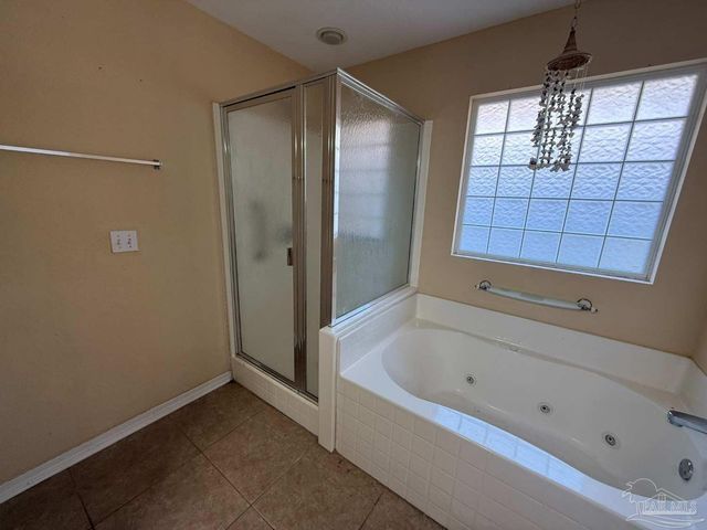 14482 Innerarity Pt Rd, Pensacola, FL 32507