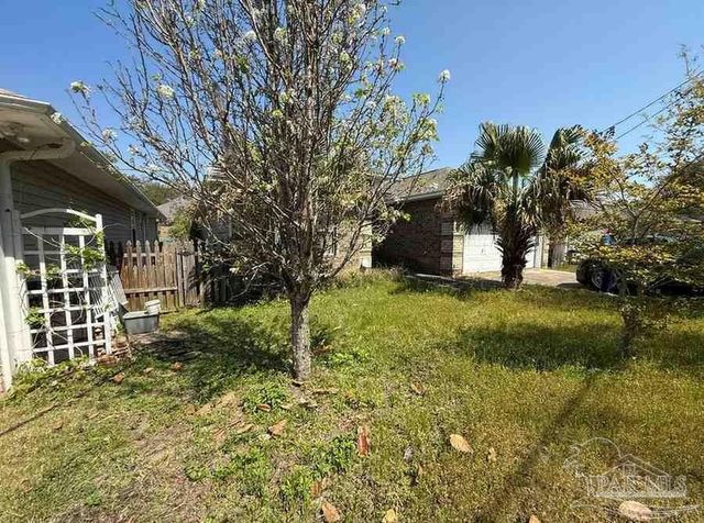 14482 Innerarity Pt Rd, Pensacola, FL 32507