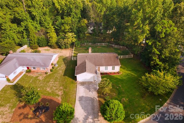 524 Regency Drive, Charlotte, NC 28211