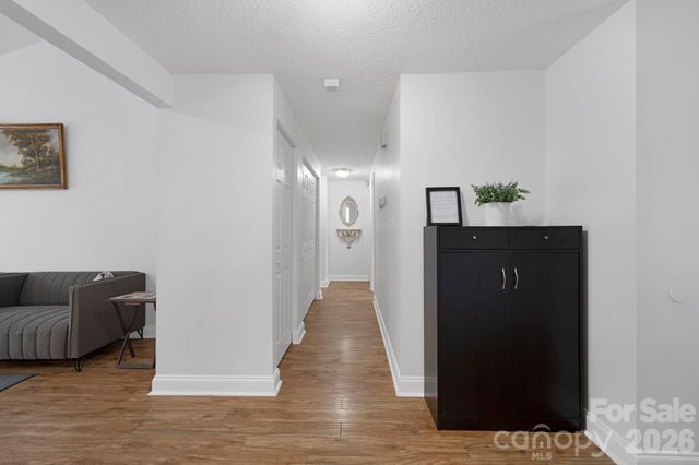 524 Regency Drive, Charlotte, NC 28211