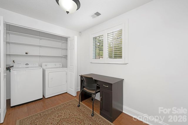 524 Regency Drive, Charlotte, NC 28211