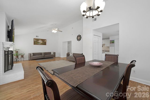 524 Regency Drive, Charlotte, NC 28211