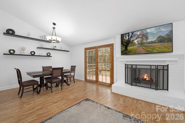 524 Regency Drive, Charlotte, NC 28211