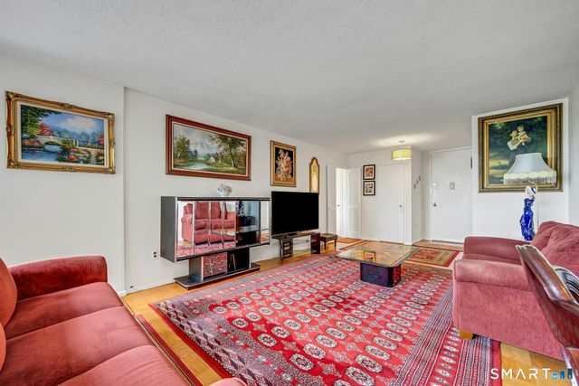 44 Strawberry Hill Avenue 9A, Stamford, CT 06902