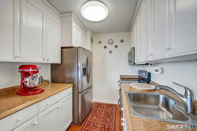 44 Strawberry Hill Avenue 9A, Stamford, CT 06902
