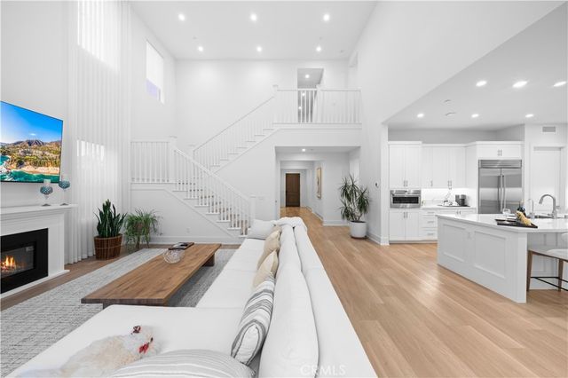 111 Orbit, Irvine, CA 92618