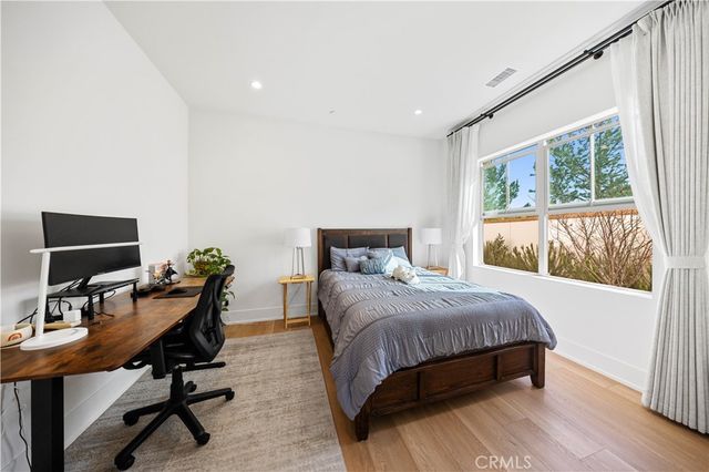 111 Orbit, Irvine, CA 92618