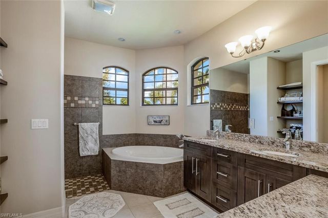 114 SW 51st TER, Cape Coral, FL 33914