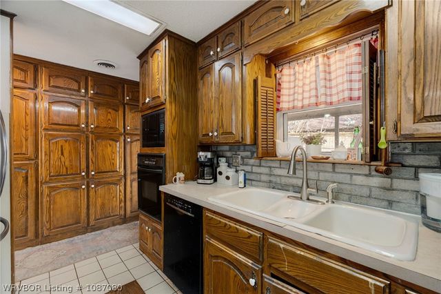 1228 Alma North Street, Alma, AR 72921