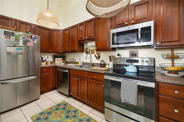 775 Potters Avenue 12, Providence, RI 02907