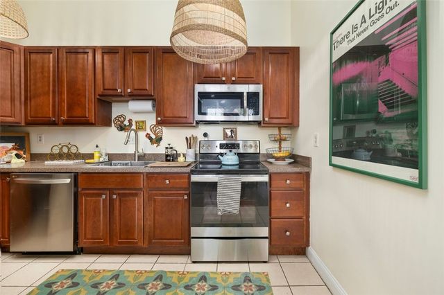 775 Potters Avenue 12, Providence, RI 02907
