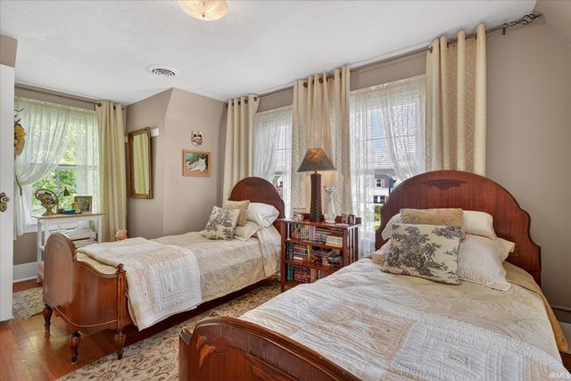 2617 Erskine Boulevard, South Bend, IN 46614