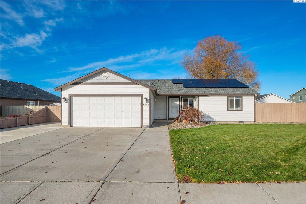 9607 Palomino Dr, Pasco, WA 99301