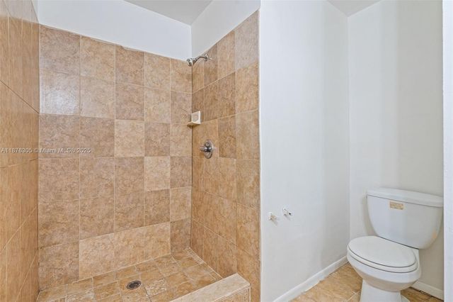 2607 NW 47th Ln 3304, Lauderdale Lakes, FL 33313