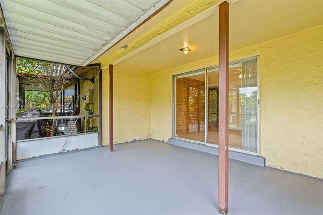 2607 NW 47th Ln 3304, Lauderdale Lakes, FL 33313