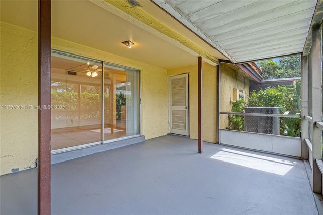 2607 NW 47th Ln 3304, Lauderdale Lakes, FL 33313