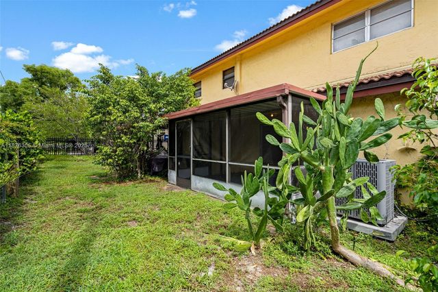 2607 NW 47th Ln 3304, Lauderdale Lakes, FL 33313