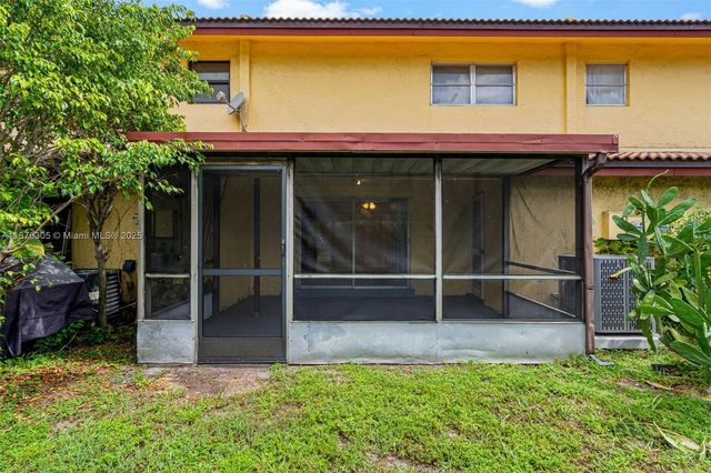 2607 NW 47th Ln 3304, Lauderdale Lakes, FL 33313