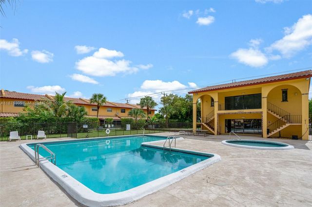 2607 NW 47th Ln 3304, Lauderdale Lakes, FL 33313