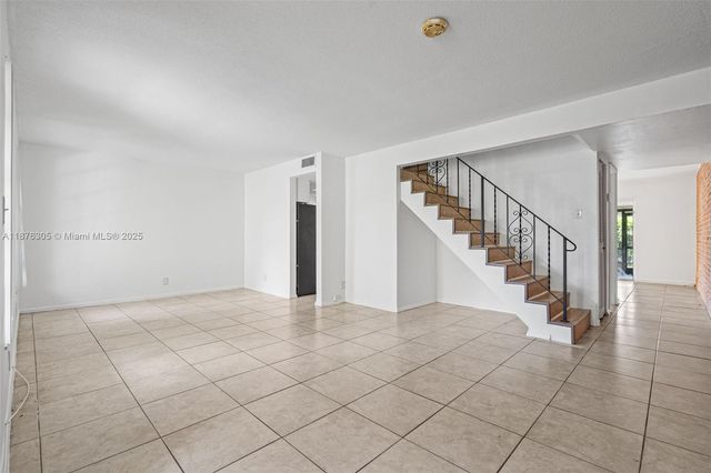 2607 NW 47th Ln 3304, Lauderdale Lakes, FL 33313