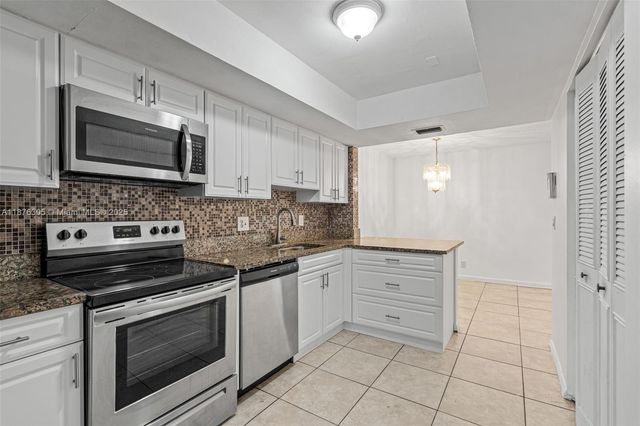 2607 NW 47th Ln 3304, Lauderdale Lakes, FL 33313