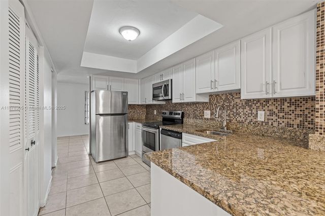 2607 NW 47th Ln 3304, Lauderdale Lakes, FL 33313