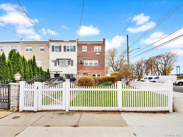 2576 Harding Avenue, Bronx, NY 10465
