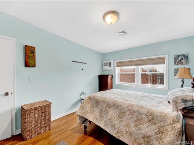 2576 Harding Avenue, Bronx, NY 10465