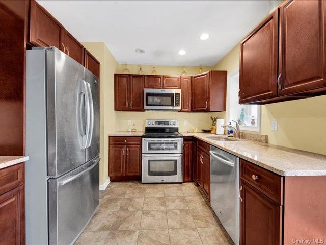 2576 Harding Avenue, Bronx, NY 10465