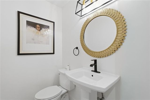 618 Wedgewood Drive, Woodstock, GA 30189