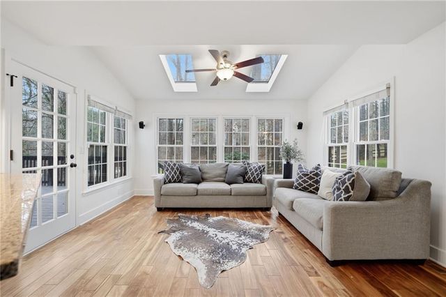 618 Wedgewood Drive, Woodstock, GA 30189