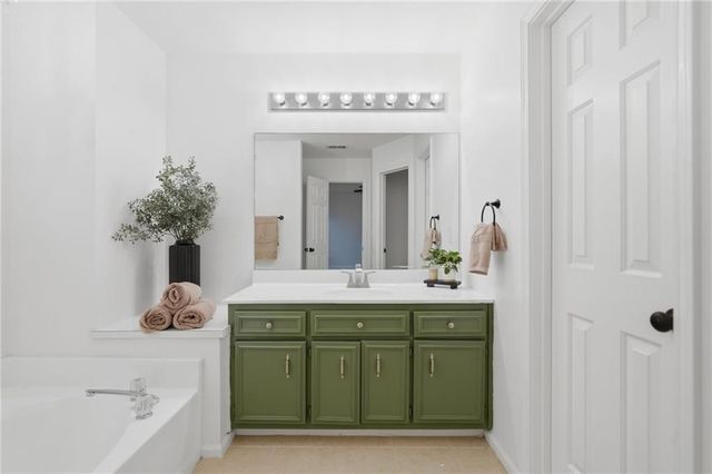 618 Wedgewood Drive, Woodstock, GA 30189