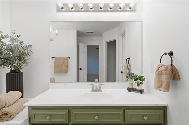 618 Wedgewood Drive, Woodstock, GA 30189