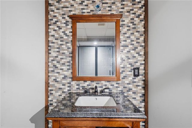 618 Wedgewood Drive, Woodstock, GA 30189