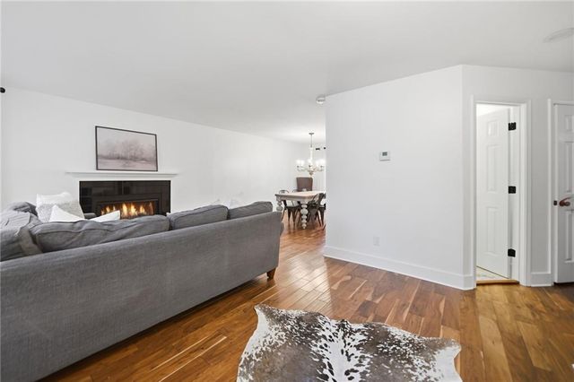 618 Wedgewood Drive, Woodstock, GA 30189