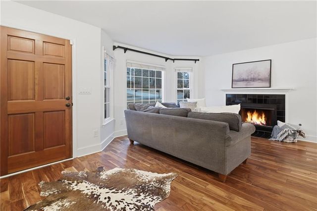 618 Wedgewood Drive, Woodstock, GA 30189