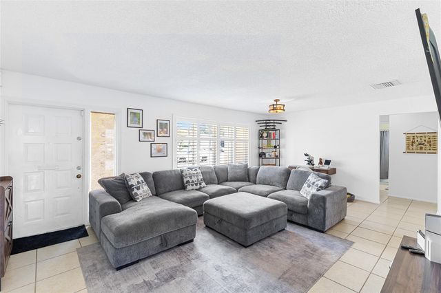 5607 NW 49th Avenue, Tamarac, FL 33319