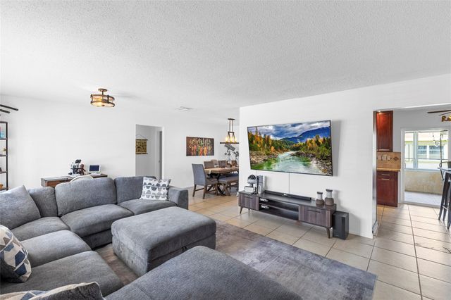 5607 NW 49th Avenue, Tamarac, FL 33319