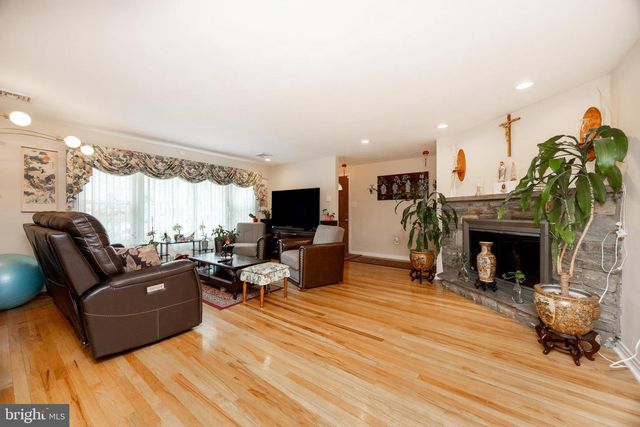 604 N LINE ST, Lansdale, PA 19446