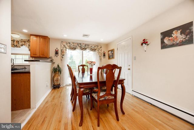 604 N LINE ST, Lansdale, PA 19446